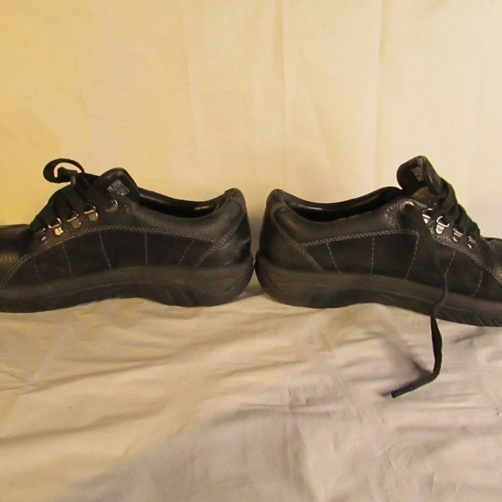 Keen Women's Presidio walking shoes